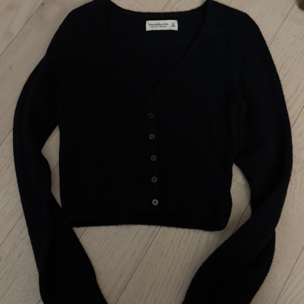 Abercrombie Black V-Neck Button Front Women's Sweater